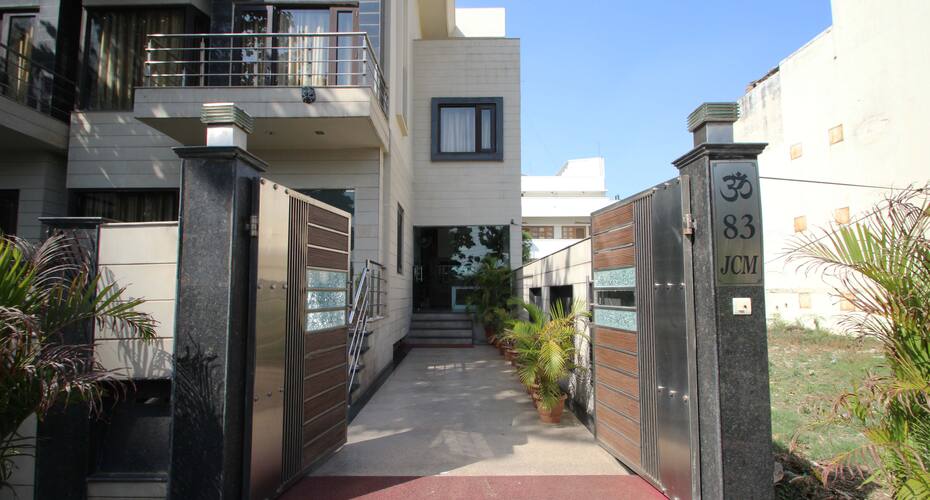 Hotel Smart Inn, Gurgaon 3